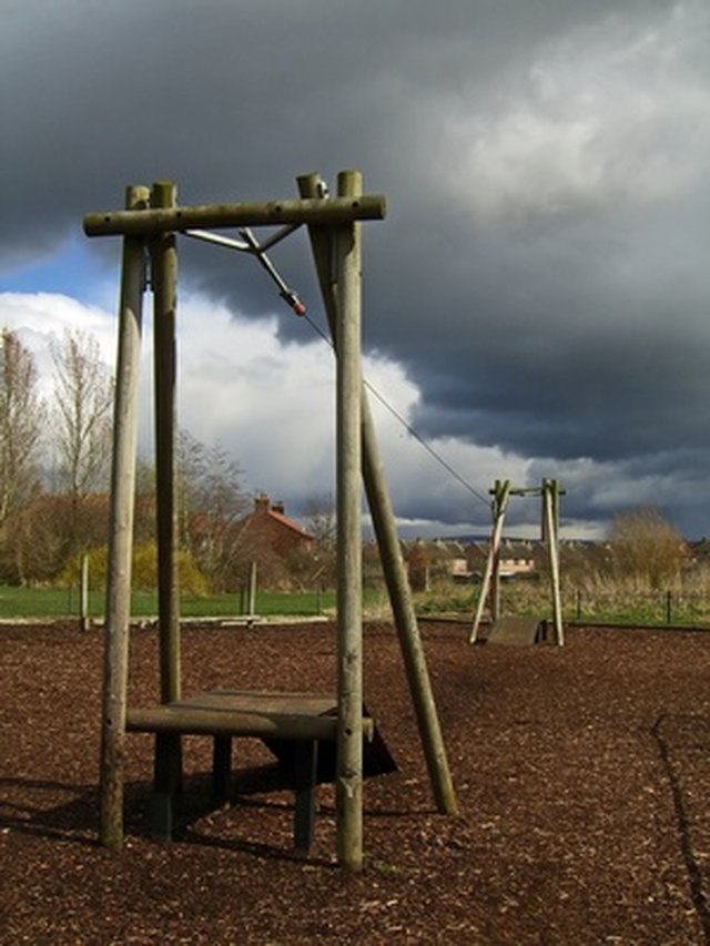 How Do I Build A Playground Area With Landscape Timbers Hunker By Taking A Few Extra Steps To Make Sure The Border Is Le And Has Access Proper Drainage You Ll Greatly Increase Longevity Of Structure
