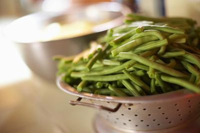 can you can green beans in a hot water bath