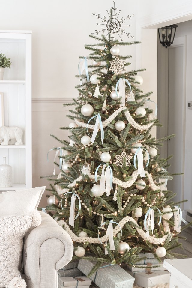 You Really Can’t Top These Christmas Tree Toppers Ideas | Hunker