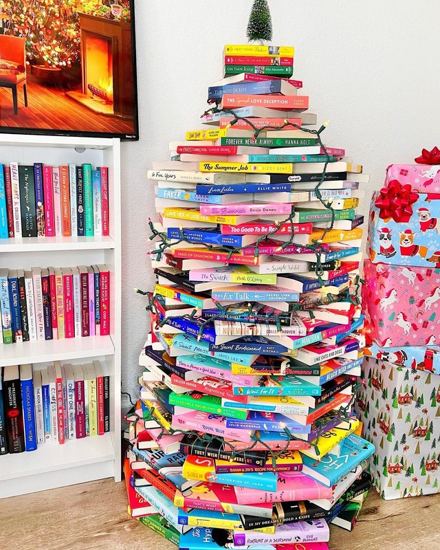 11 Best Book Christmas Trees Hunker