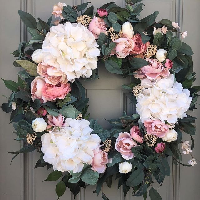 12 Colorful Spring Wreath Ideas We’re Stealing From Instagram | Hunker