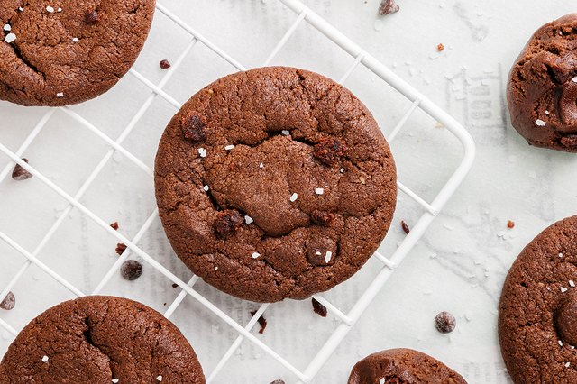 This Clever Baking Hack Will Make Your Cookies Perfectly Round | Hunker