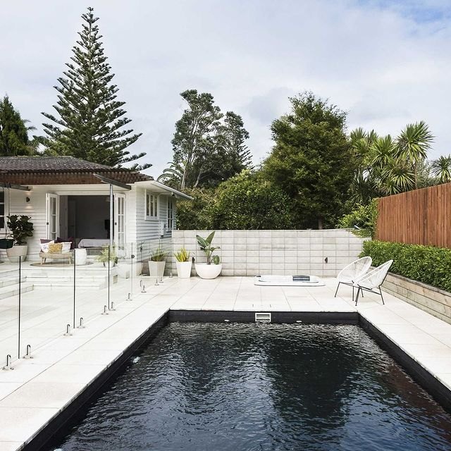 Here's What You Need to Know About the Black Bottom Pool Trend | Hunker