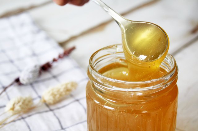 This Clever Trick Will Keep Sticky Substances From Clinging to Spoons ...