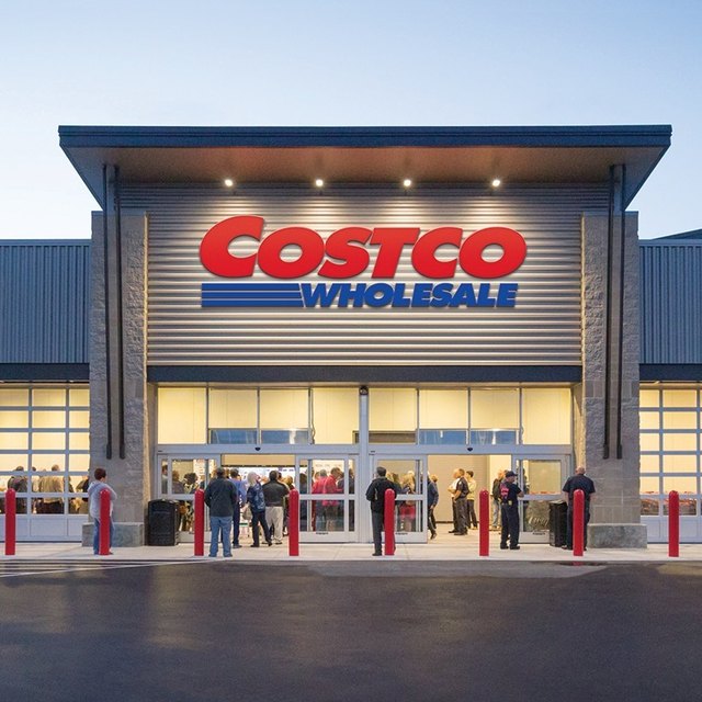 Costco CFO says the $1.50 hot-dog-and-soda combo is 'forever
