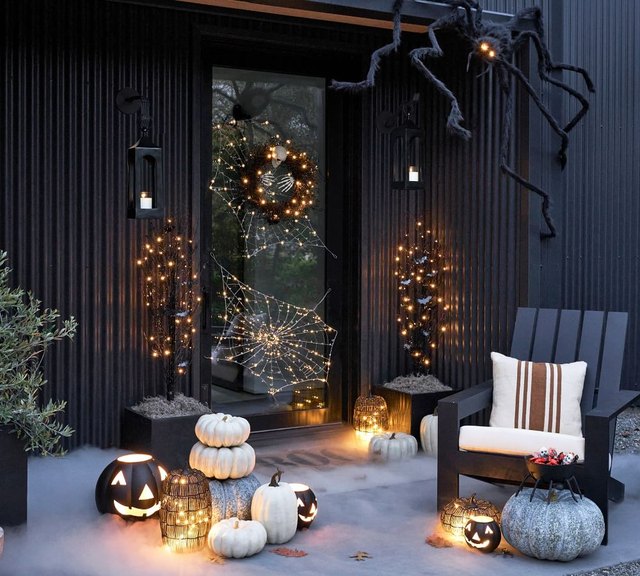 the-best-outdoor-halloween-decorations-of-2022-hunker