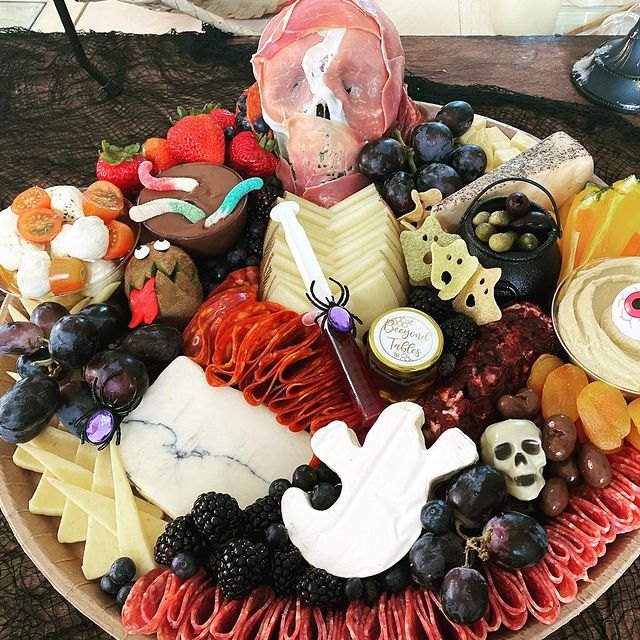 11 Themed Cheese Boards for Fall and Winter Holidays | Hunker