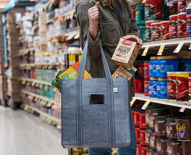 The Seven Best Reusable Shopping Bags, According to Wirecutter Staff