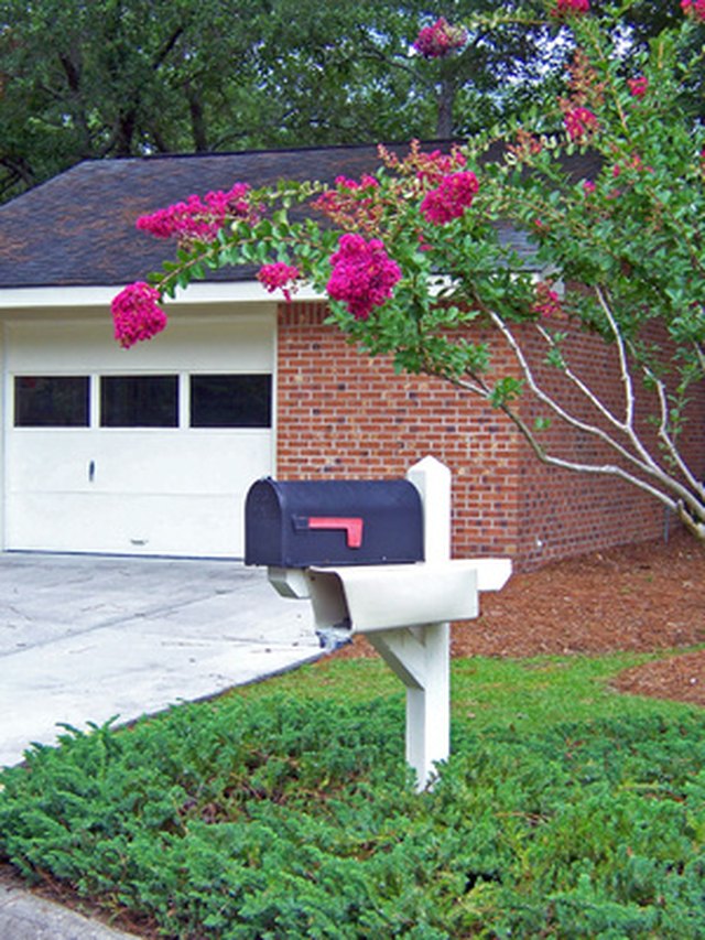 how-to-paint-a-metal-mailbox-hunker