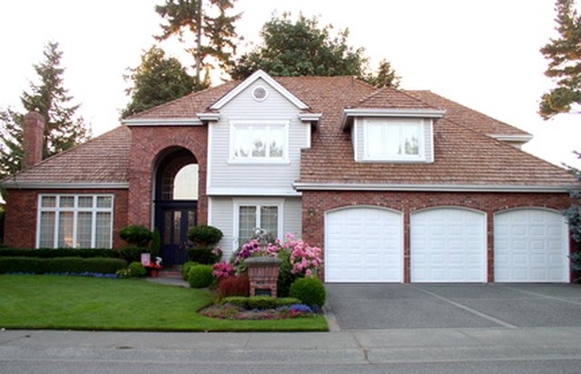 How to Troubleshoot the Chamberlain Garage Door - Fotolia 1153257 XS