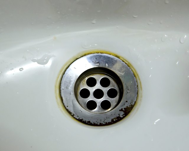 Remove Green Water Stains From Bathtubs, How To Remove A Rusted Bathtub Drain Pipes