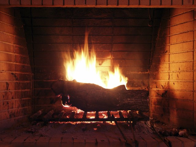 How To Use A Fireplace Grate Hunker Fireplace