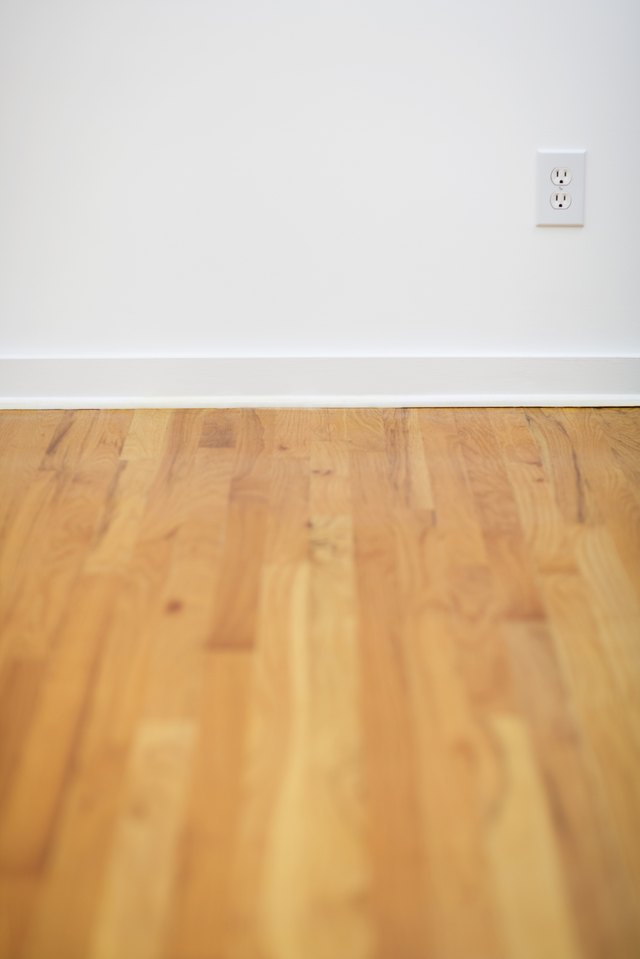 what-causes-my-laminate-flooring-to-get-a-bubble-hunker