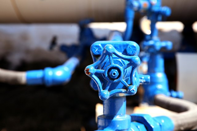 how-to-loosen-a-water-supply-valve-hunker