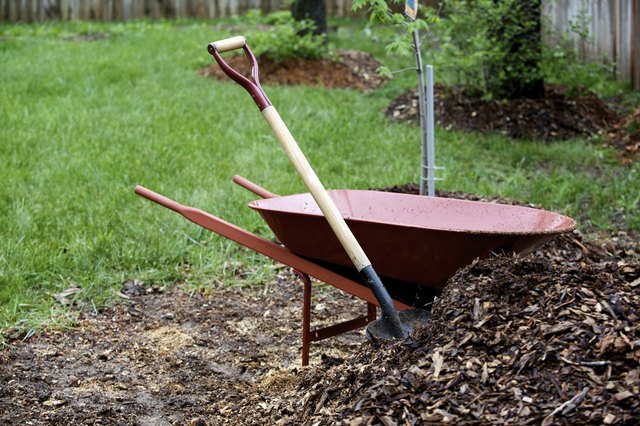 landscape mulch yard work