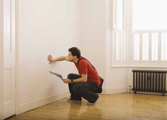 how-to-clean-scuff-marks-from-a-flat-painted-wall-hunker