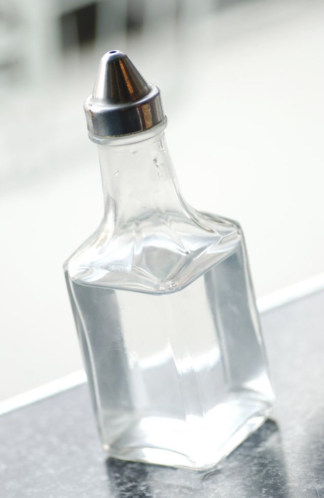 How to Make Vinegar Anti-Fog Solution | Hunker