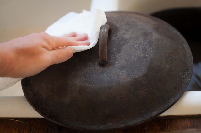 How To Clean A Rusty Cast Iron Dutch Oven