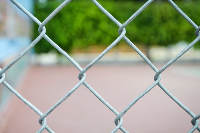 how-to-paint-a-chain-link-fence-hunker