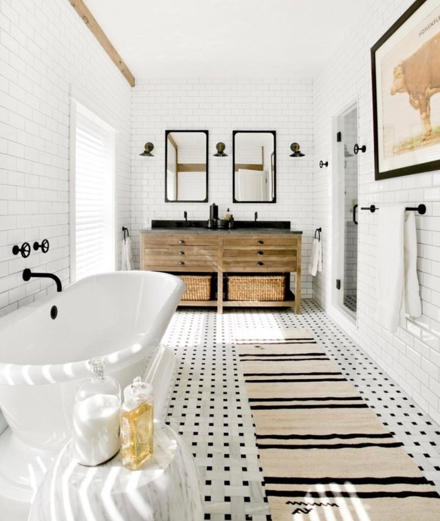 Outfit Your Bathroom With Black Hardware to Give It a Cool