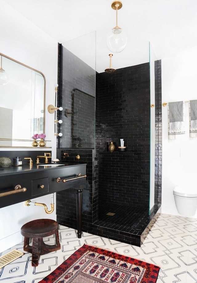 14 Awesome Ideas for Black and White Bathrooms | Hunker